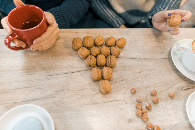 comiendo nueces- nuevo queso Denuez