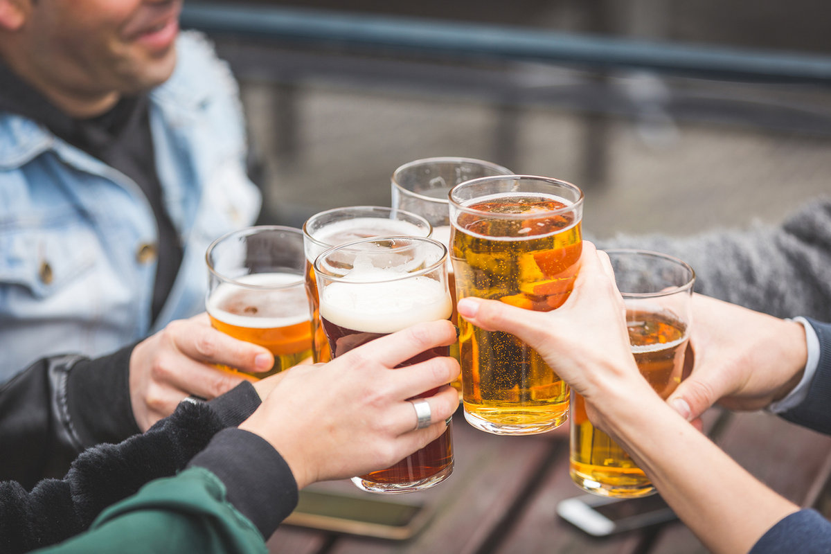 cerveza con amigos